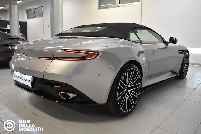 ASTON MARTIN DB12 V8 Volante
